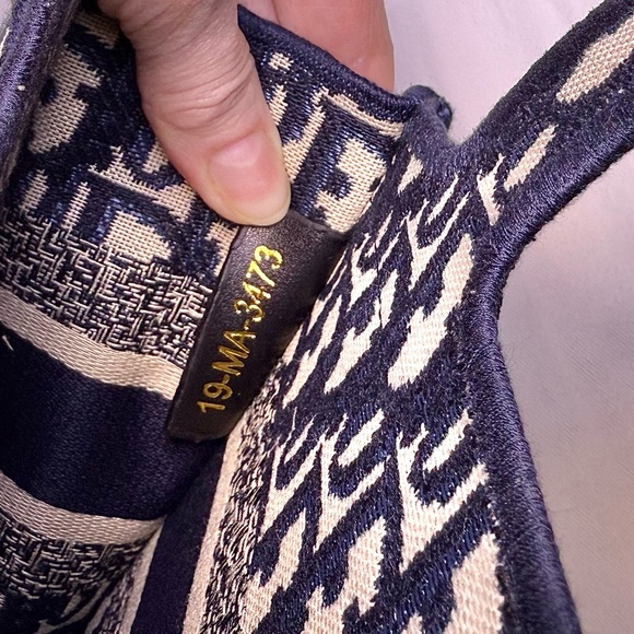 Bag Dior, Navy Blue, NWT,
size 9.25” x 3.25” x 7.0” fabric - Picture 3 of 9